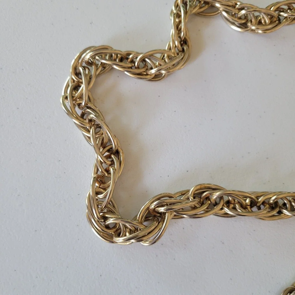 Vintage features chunky